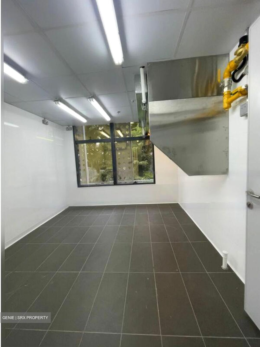Syh Logistics Building (D13), Retail #464082951